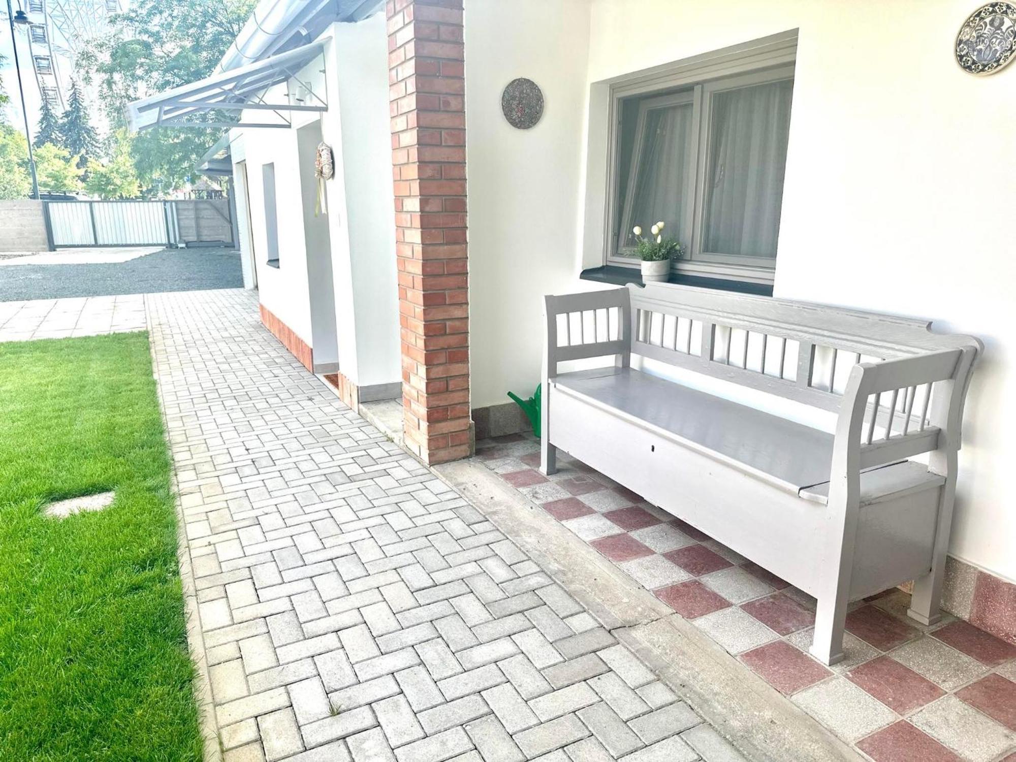 Tuenderkert Apartman Gyula Exterior photo