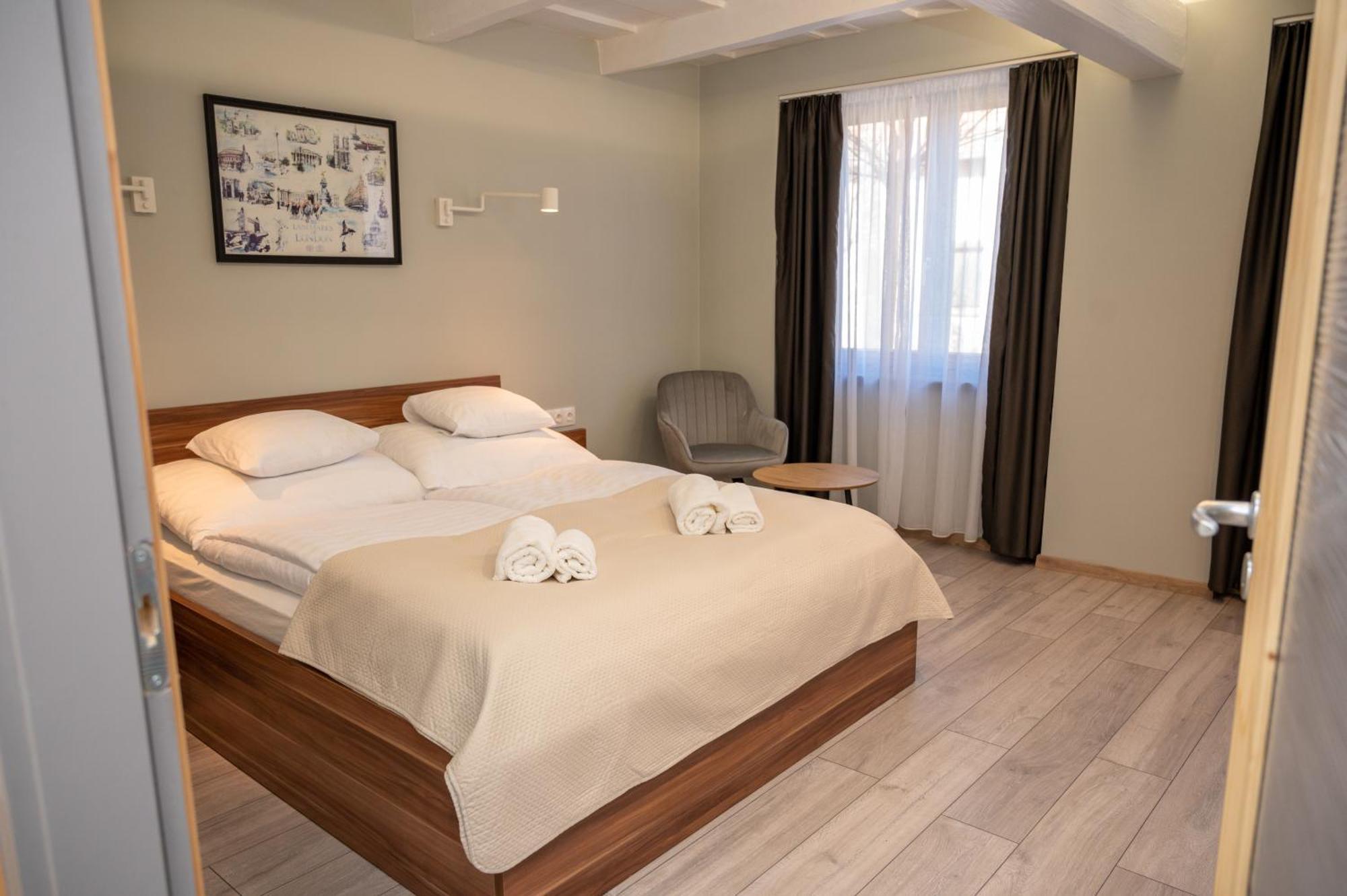 Tuenderkert Apartman Gyula Exterior photo